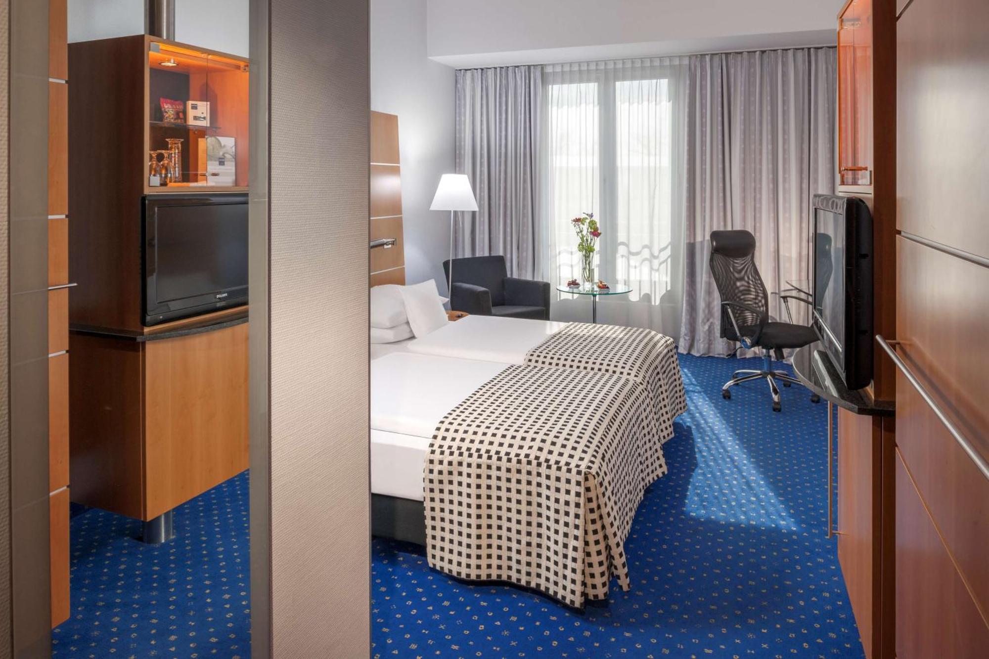 Dorint Hotel Потсдам Экстерьер фото
